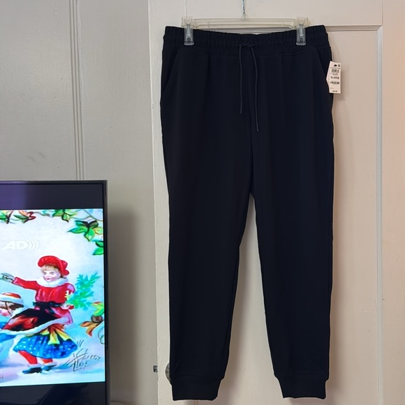 Ideology Women’s Deep Black Fleece Bottoms Size XL
Style 100195364MS NEW - Picture 9 of 15